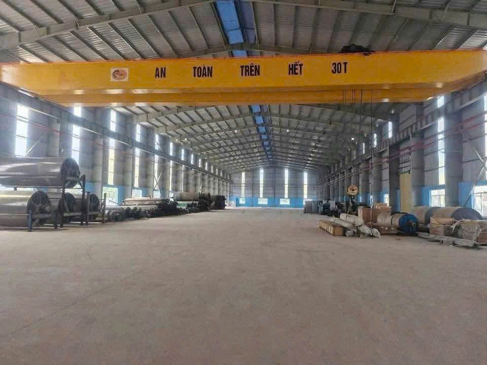 Cho thuê nhà xưởng 3.200m² tại Tân Uyên, Bình Dương. Có cẩu trục, trạm điện 630KVA, PCCC vách tường, pháp lý hoàn công, container vào tận xưởng.