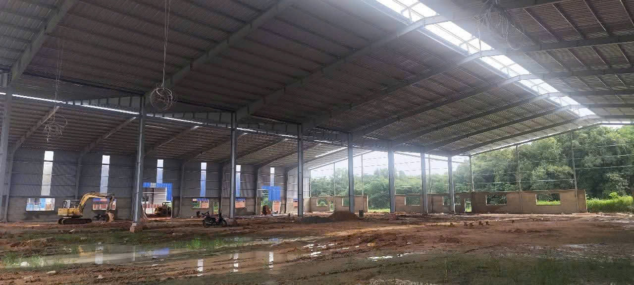 Cho thuê xưởng 7.200m² gồm 2 phân xưởng tại Tân Uyên, ngoài KCN. PCCC tự động, pháp lý hoàn công, phù hợp nhiều ngành nghề. LH 0366632092