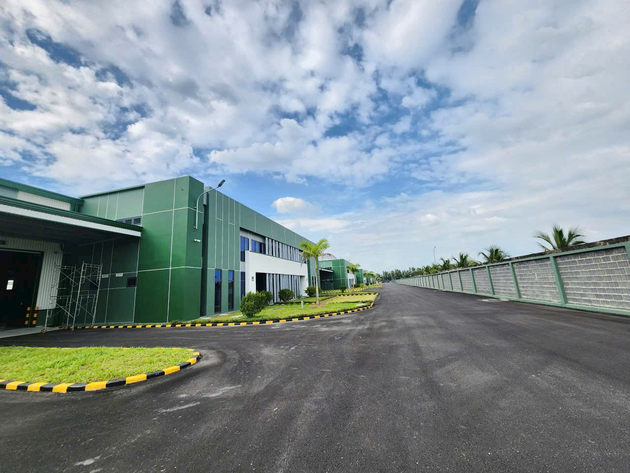 Cho thuê xưởng 5.000m² tại KCN Long An | PCCC hạng C, có CCTV, tải trọng sàn 3 tấn/m², hợp đồng từ 5 năm