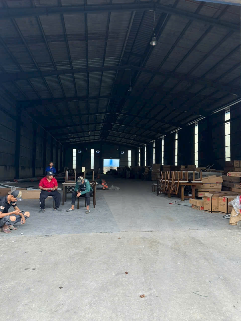 Cho thuê xưởng Khánh Bình, Tân Uyên, diện tích 1.800m², trạm điện 630kVA, PCCC nghiệm thu, pháp lý hoàn công. Giá thuê 3 USD/m²/tháng. Liên hệ 0366632092.