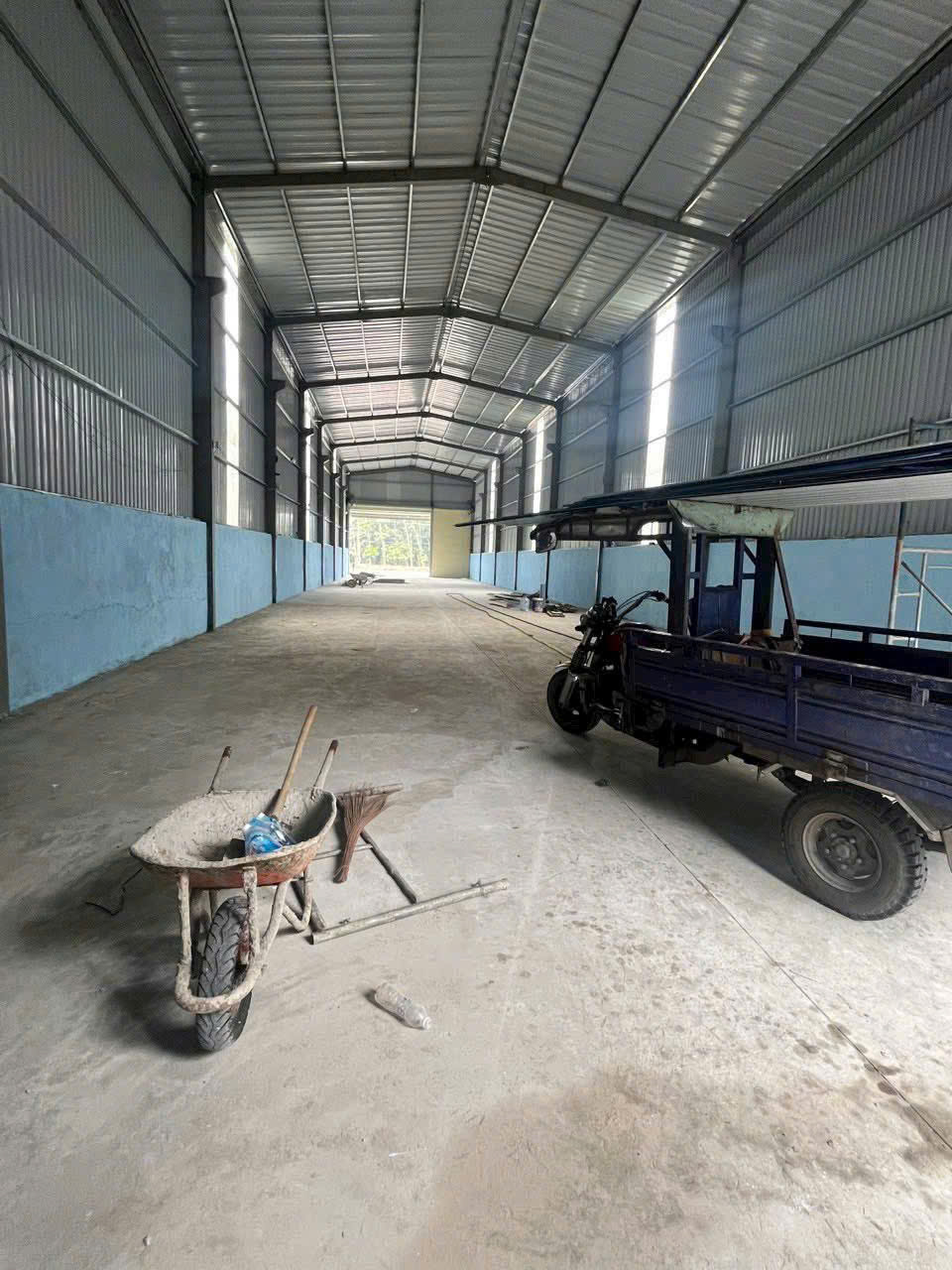 Cho thuê mặt bằng 420m² tại Mỹ Phước 3, Bến Cát, Bình Dương. Vị trí sầm uất, đường rộng, thuận tiện, phù hợp nhiều ngành nghề. Giá thuê 25 triệu/tháng.