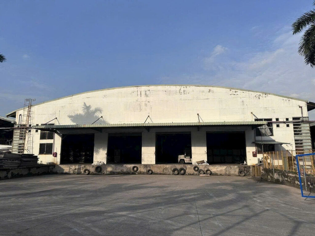 Cho thuê nhà xưởng tại KCN Nhơn Trạch 2, Đồng Nai. Diện tích 7.450m², có PCCC tự động, trạm điện 380KVA, vị trí gần cảng Cát Lái và Phước An, giá 3.8$/m²